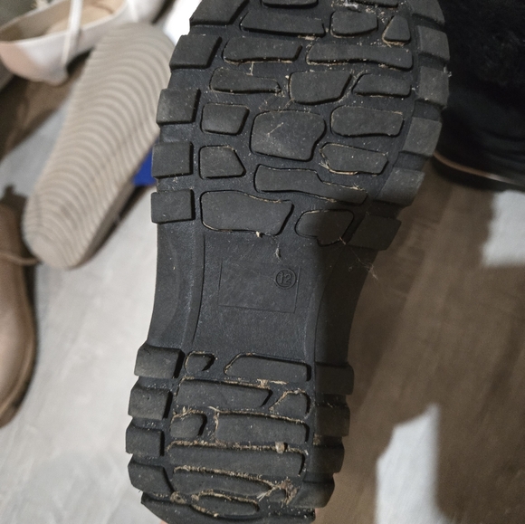 Girls winter boots size 12 - Picture 4 of 4